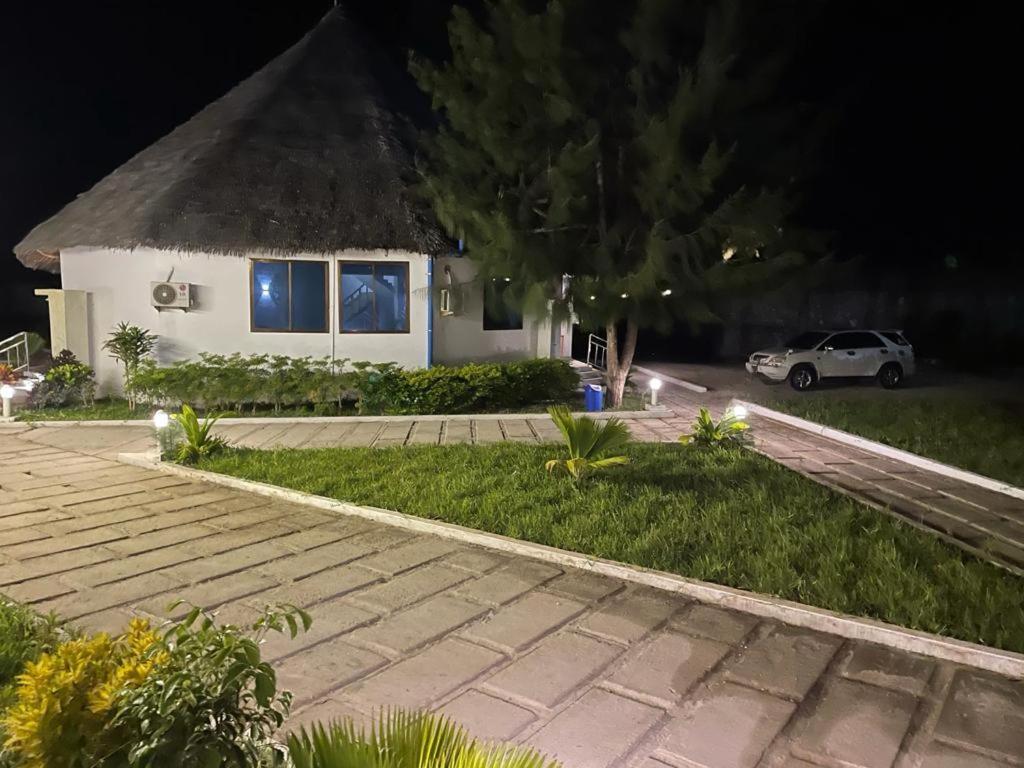 Jambo Beach Hotel Paje Esterno foto