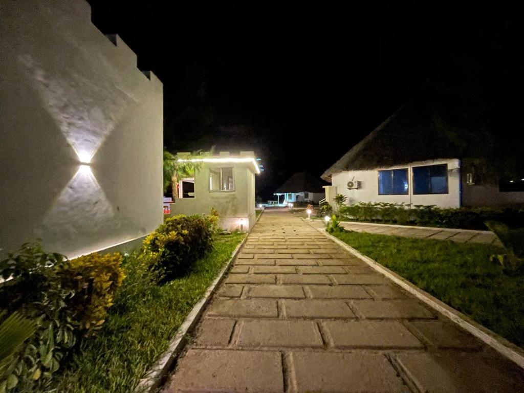 Jambo Beach Hotel Paje Esterno foto