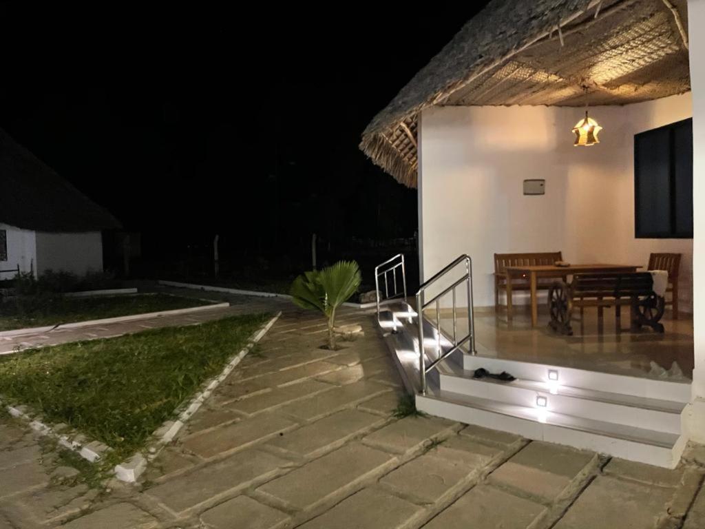 Jambo Beach Hotel Paje Esterno foto